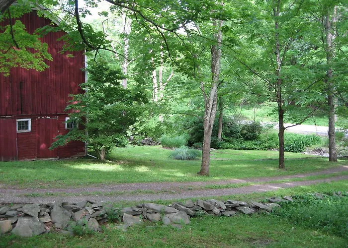 B&B On Seven Acres With Private Bed & Bath